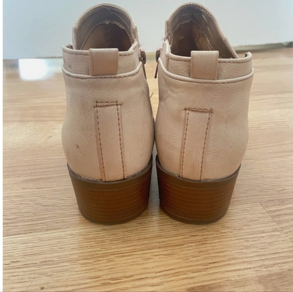 Qupid Nude/Cream Ankle Booties size 9 - Picture 4 of 4
